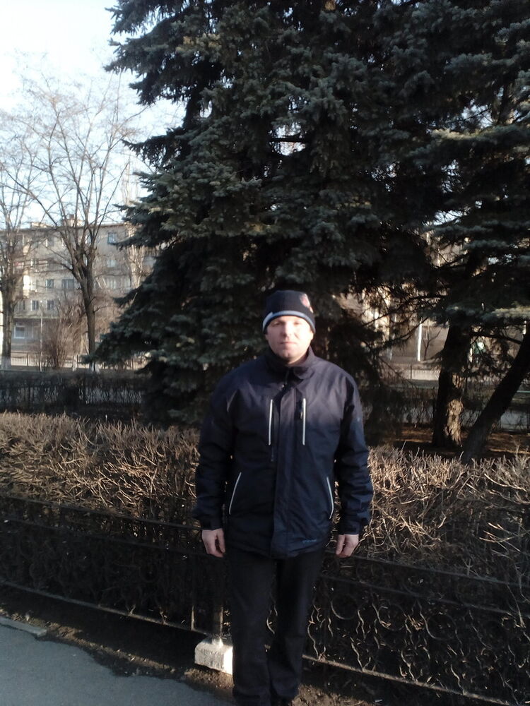 19207666  Viktor, 45 ,    