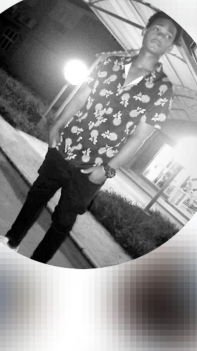  46611656  Samuel, 20 ,    
