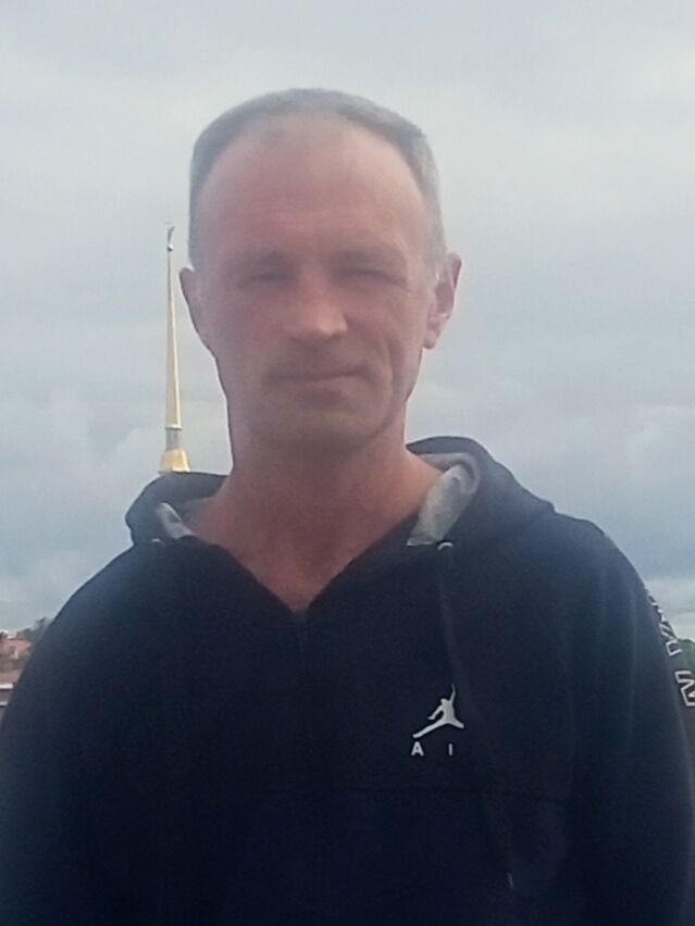  35959036  Pavel, 49 ,    