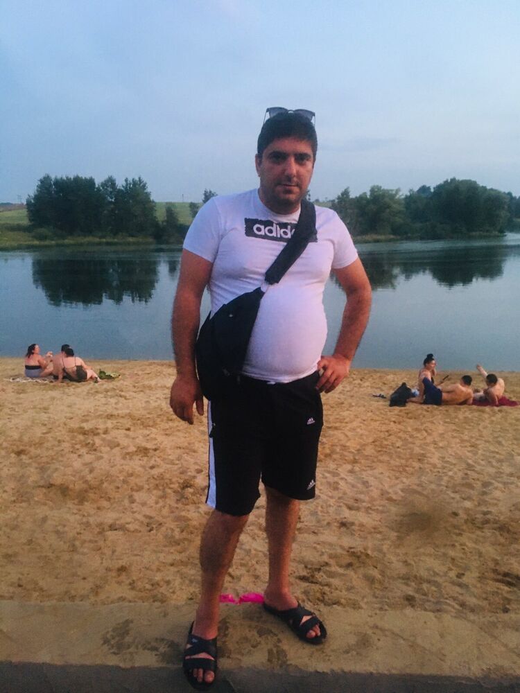  ,   Arman, 38 ,   ,   