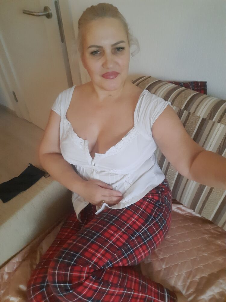  54661366  ANNA, 49 ,    