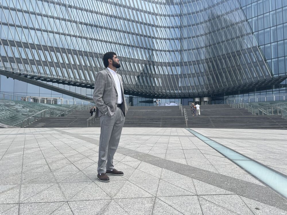  53068506  , 32 ,    -