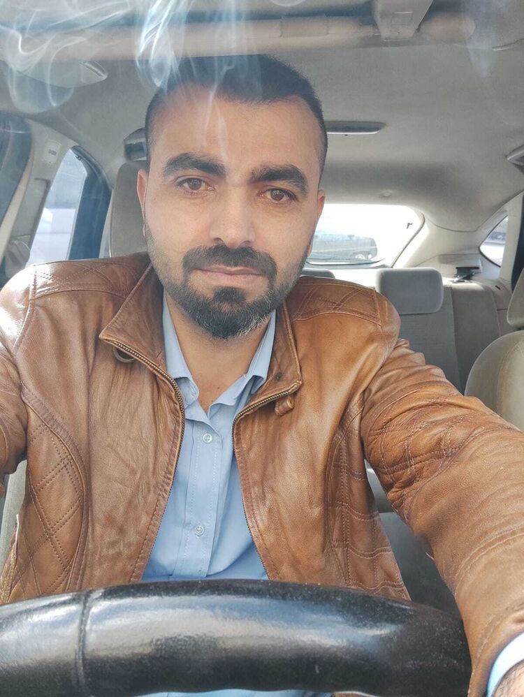  53848726  Turhan, 38 ,    