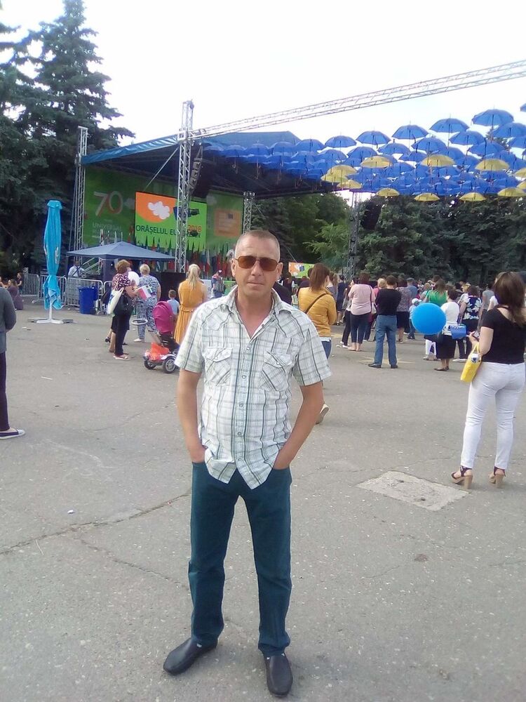  18862576  Valeriu, 42 ,    