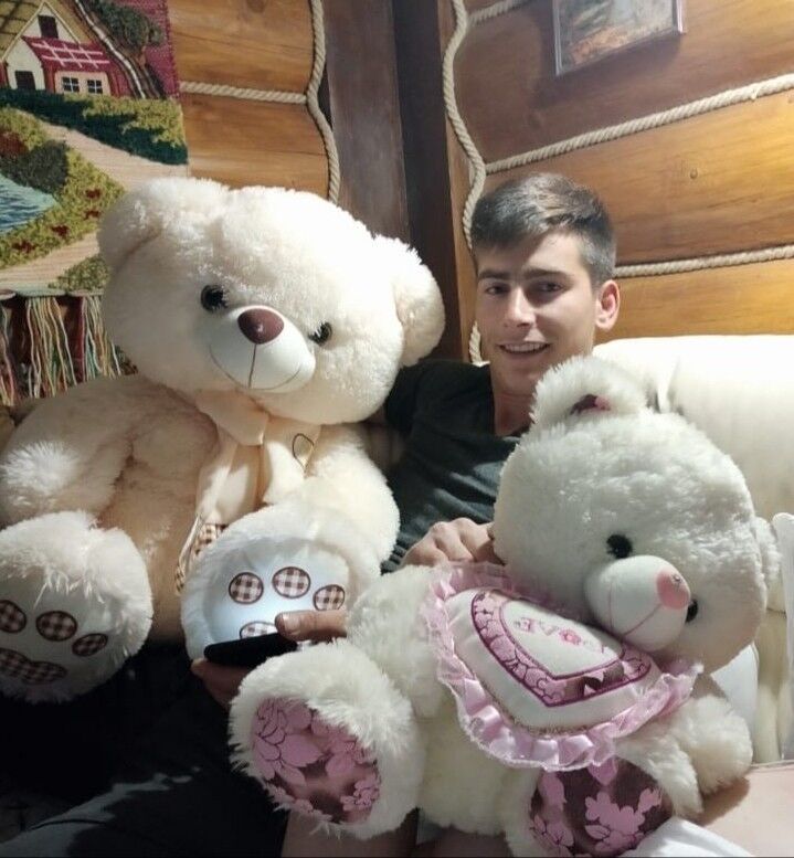  ,   Cristian, 26 ,   ,   , c 