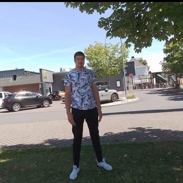  50739316  Marin, 26 ,    