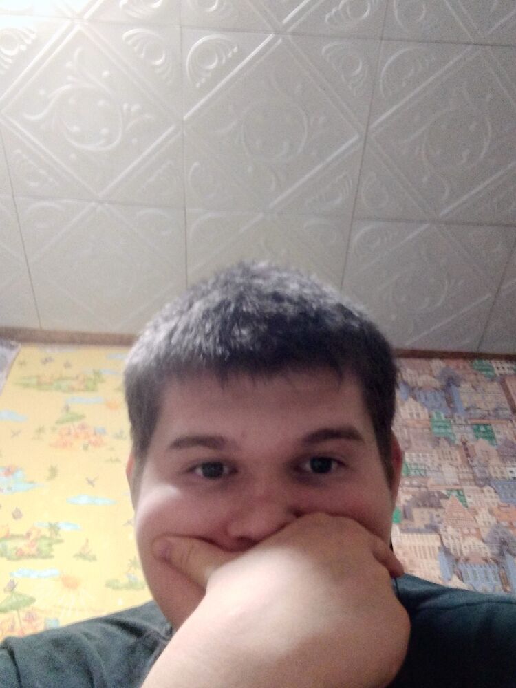  41432886  Denis, 20 ,    