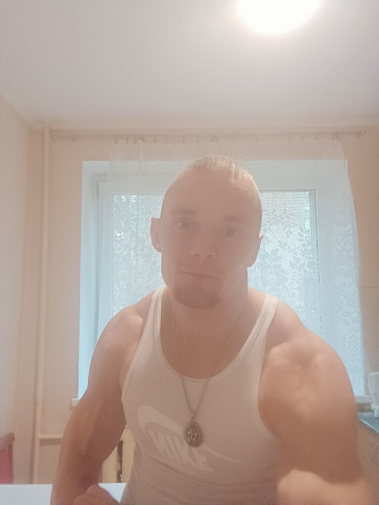  47307236  Aleksej, 31 ,    