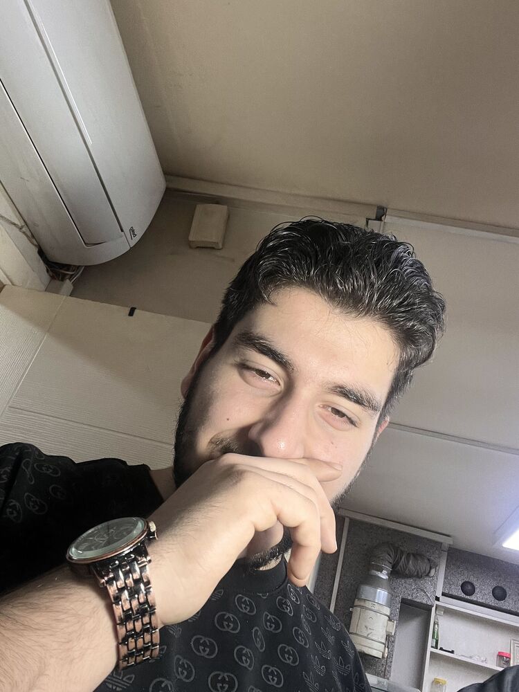  49280656  Huzayn, 25 ,    