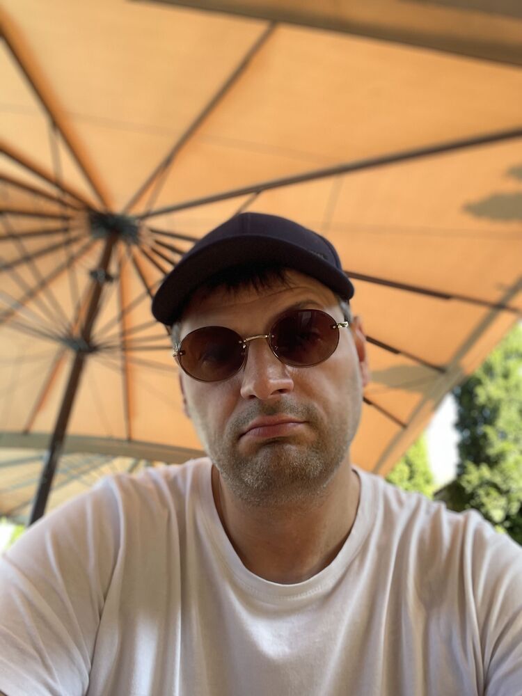  53909606  Vovik, 41 ,    