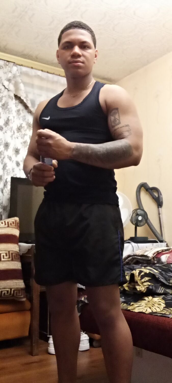  42864636  Yankiel, 27 ,    