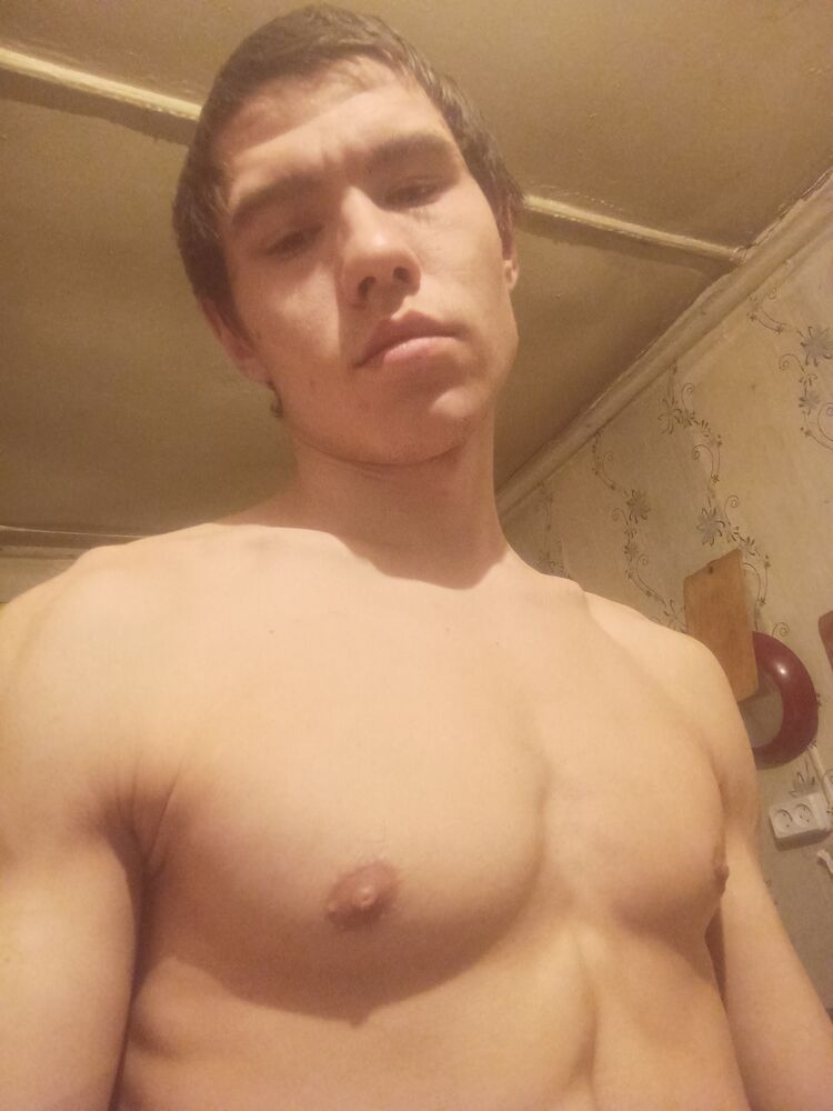  49506106  Ilya, 21 ,    