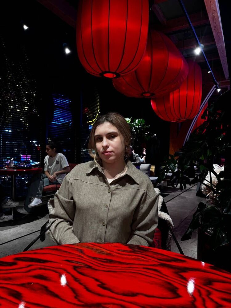  52597376  Dariay, 22 ,    