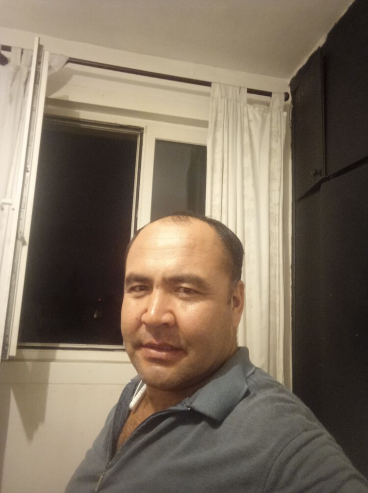  28490156  Khayrullo, 42 ,    Bohnice