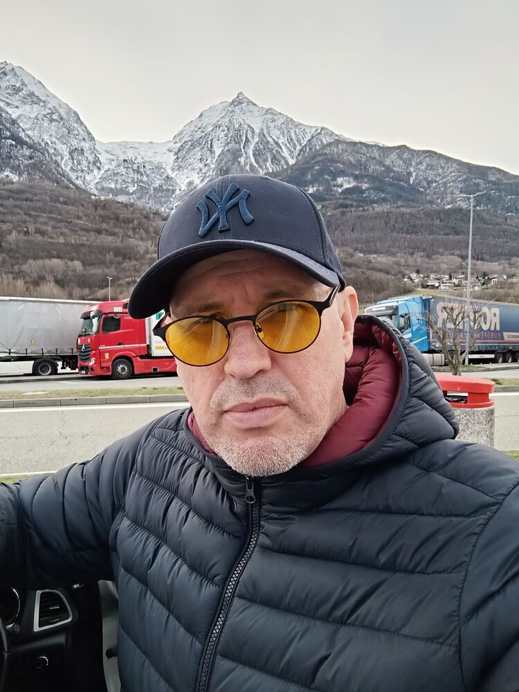  ,   Igor, 53 ,   ,   , c 