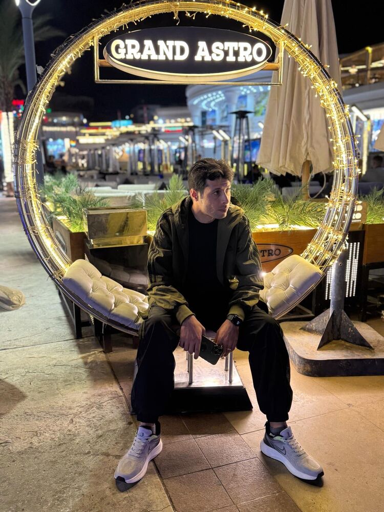  ,   Seraj, 35 ,   ,   , c 