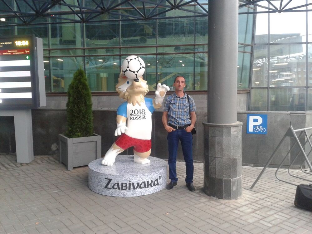  12526046  Vardan, 41 ,    
