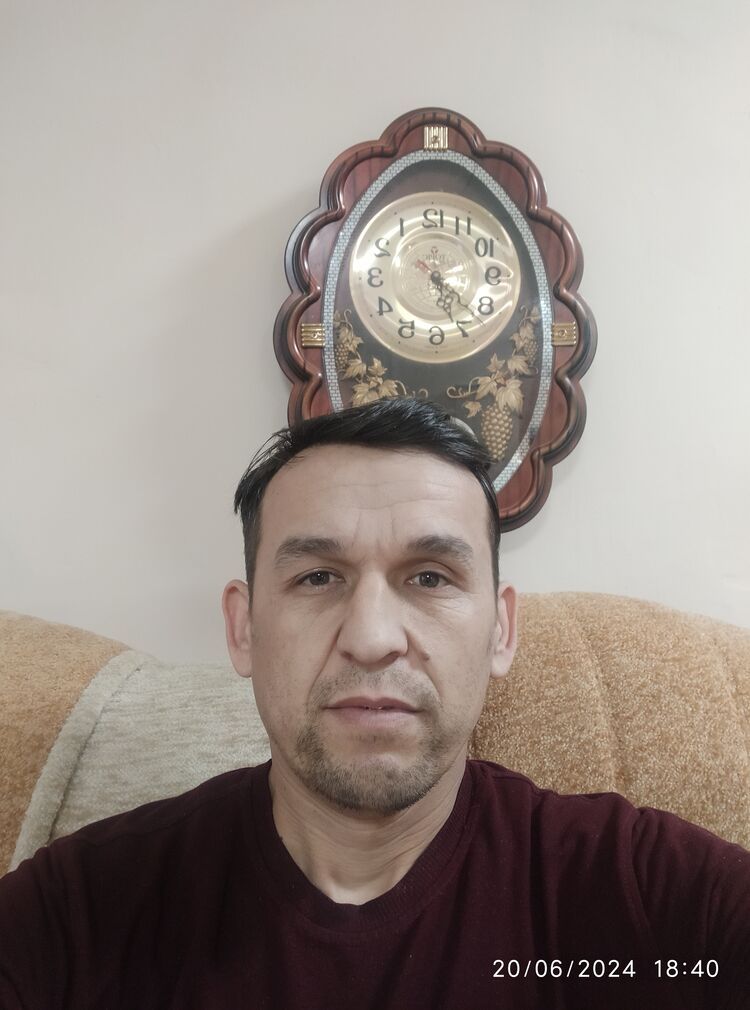  44041366  Artiqov, 37 ,    