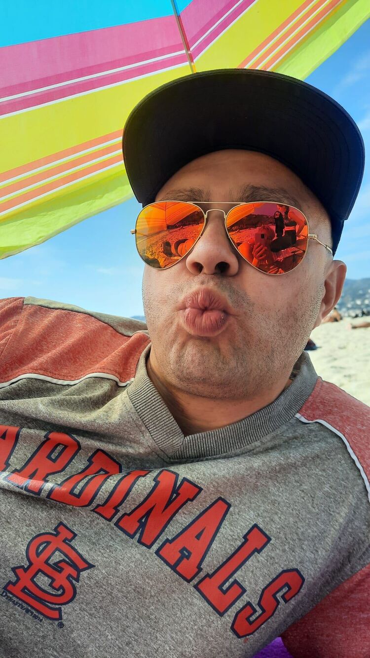  36860956  Pavel, 45 ,    