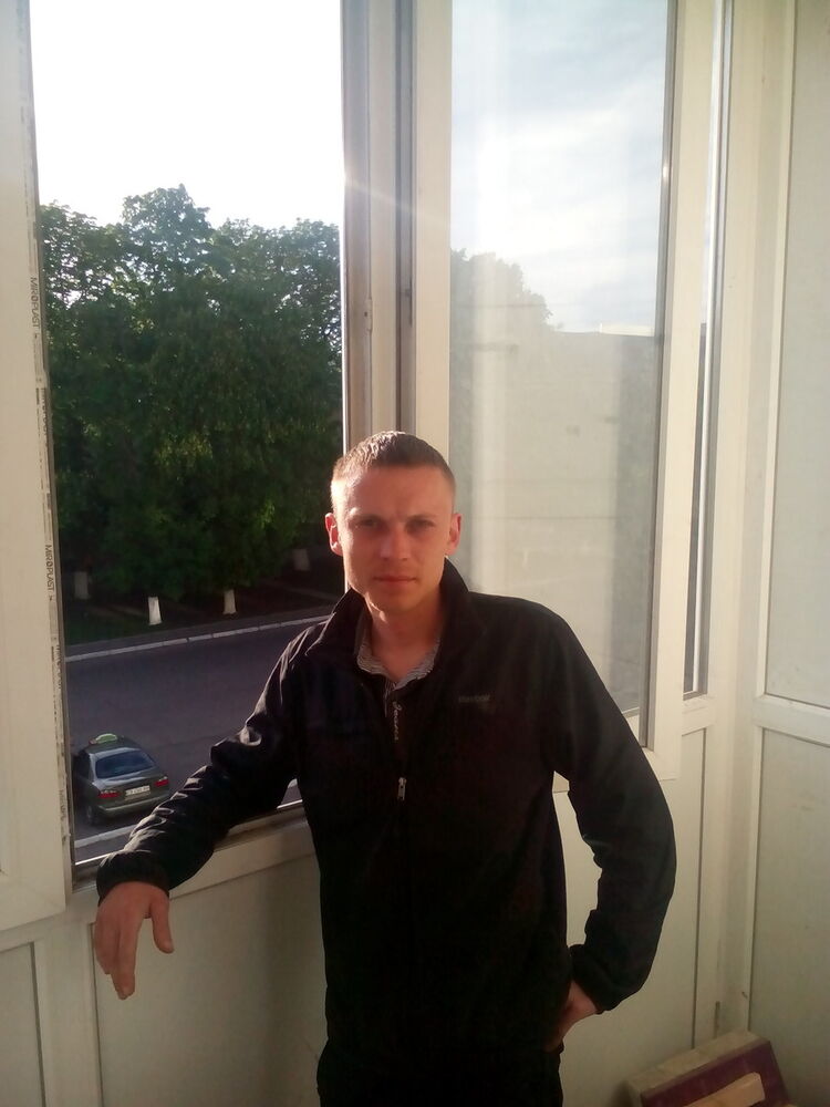 9767966  Yaroslav, 39 ,    