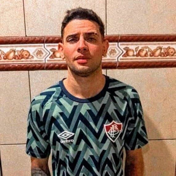  Gasse,   Adeilson, 32 ,   ,   