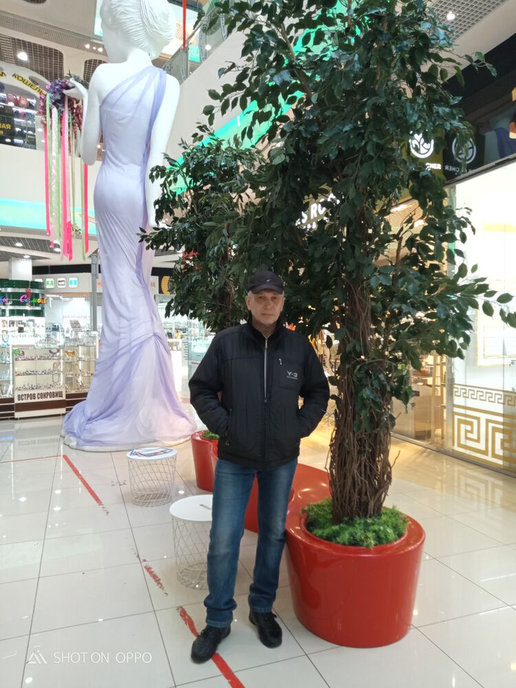  25627436  Alex, 59 ,    