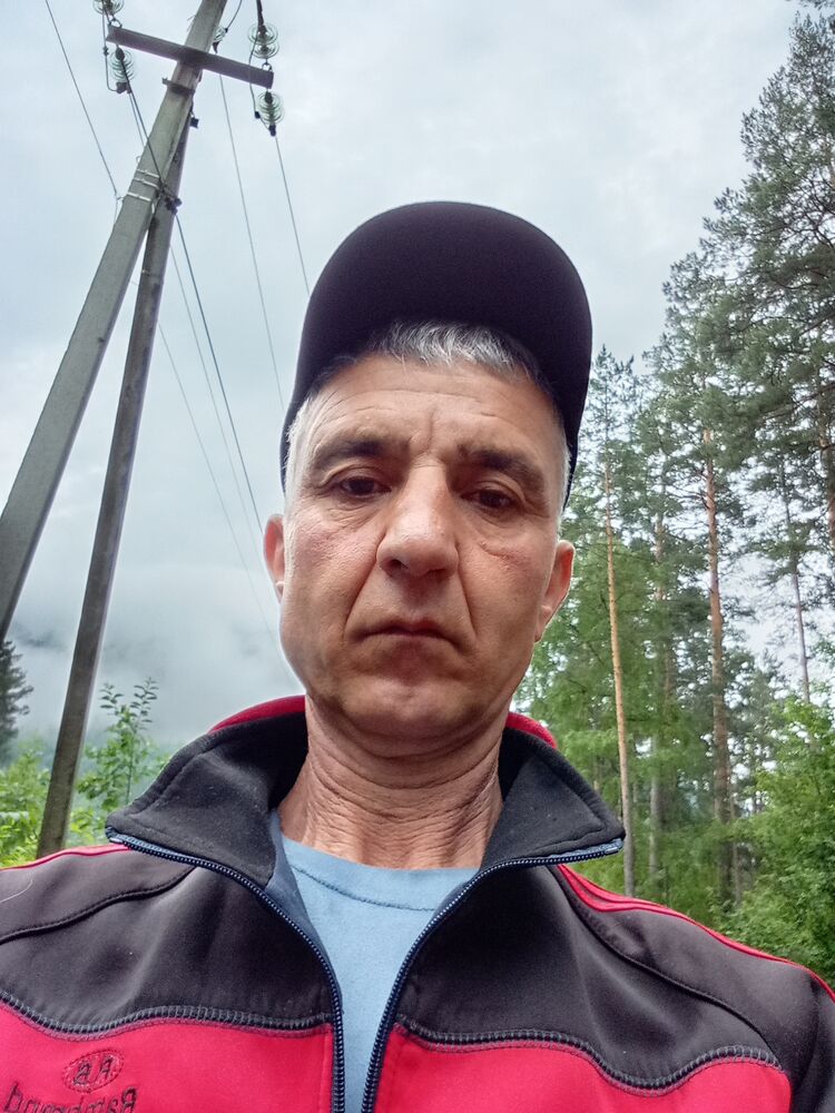  43931256  Maraimov, 54 ,    
