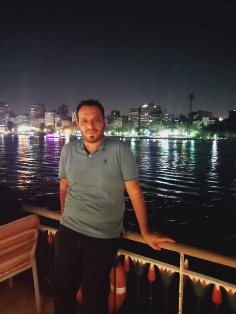  27274006  Majed, 42 ,    