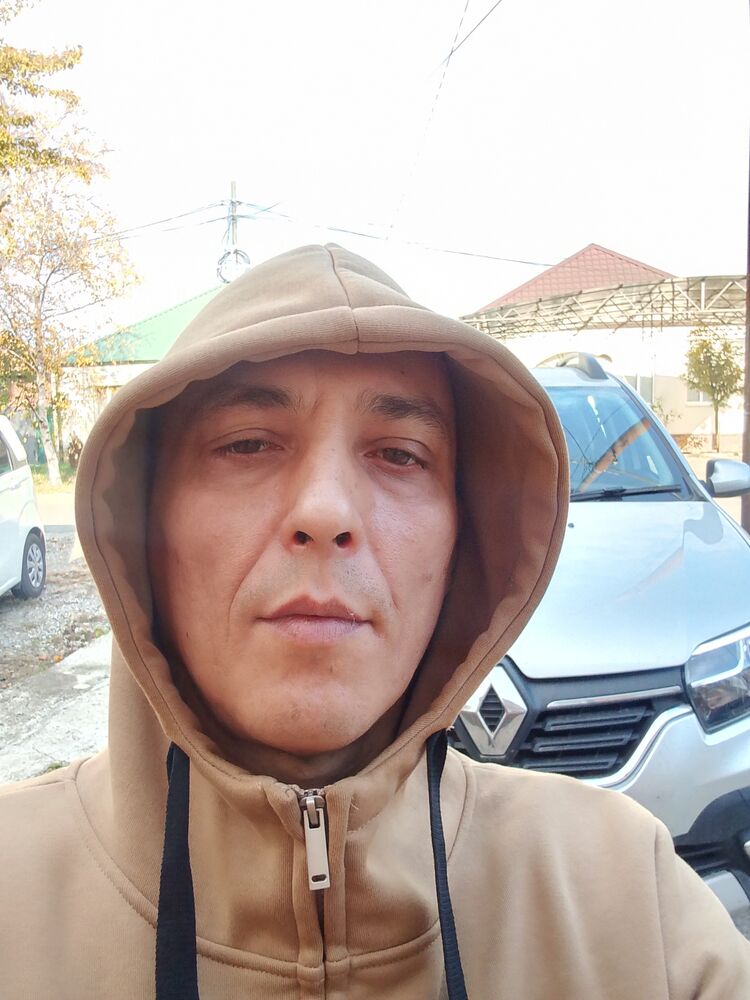  47285426  Alexander, 45 ,    