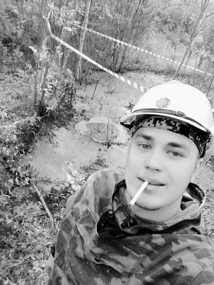  30537886  Anton, 28 ,    