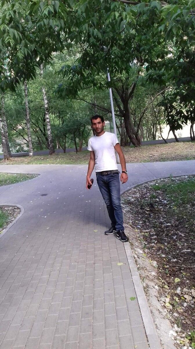  15992316  Gegham, 37 ,    