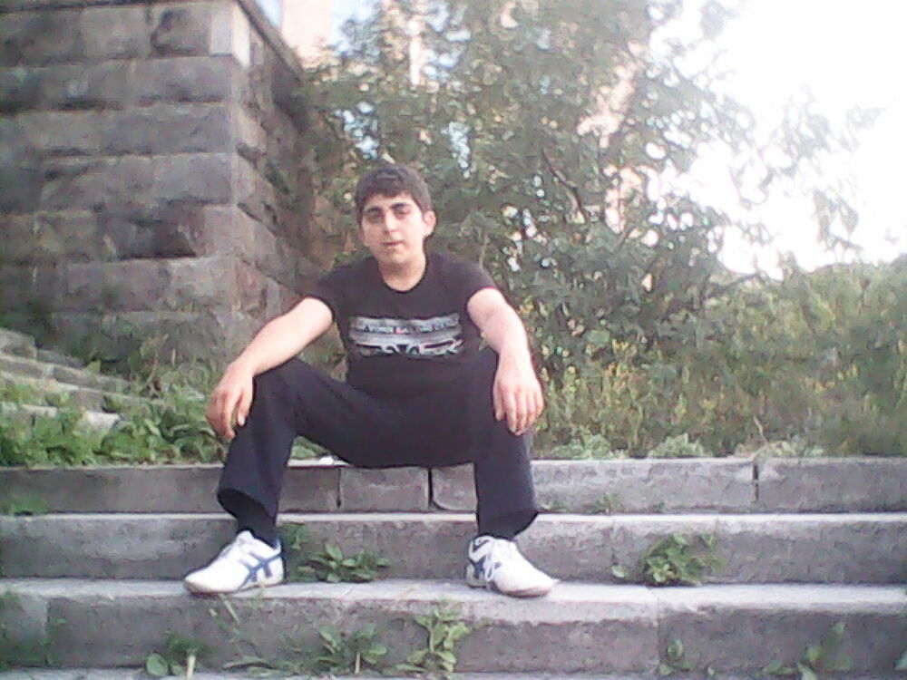  4557776  Harut, 42 ,    