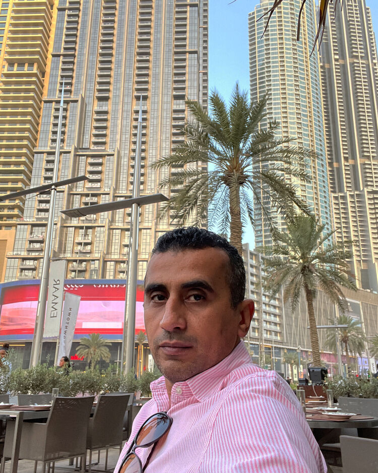  27414876  Ahmed, 39 ,    