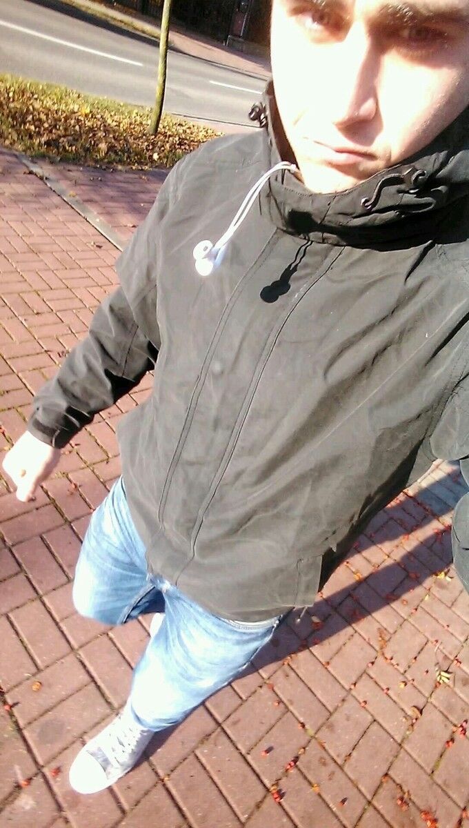  ,   Nik, 33 ,   