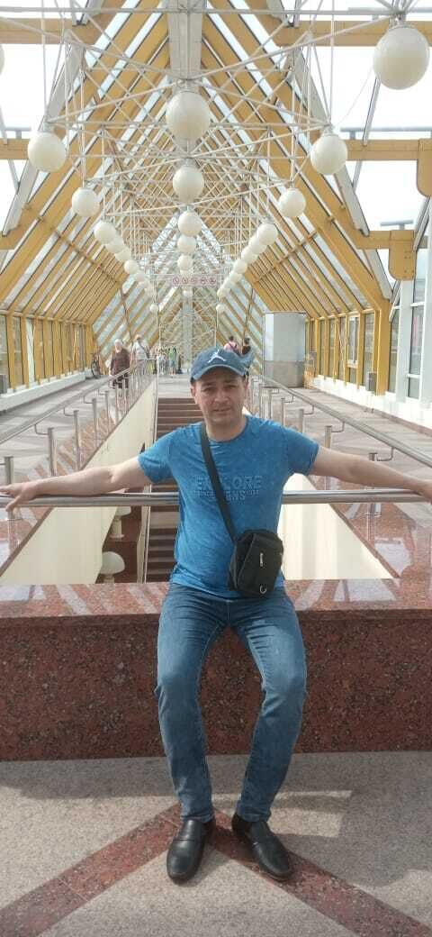  36892196  Jon, 40 ,    