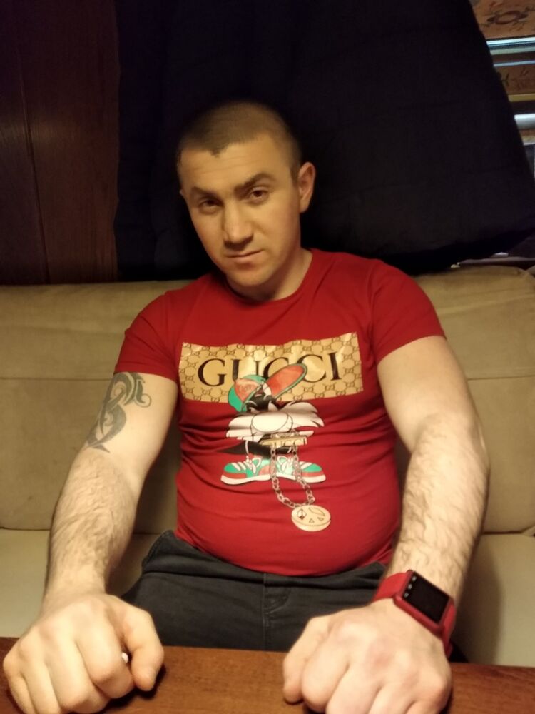 ���� 19060896 ������� Adriano, 38 ���, ���� ���������� � ��������