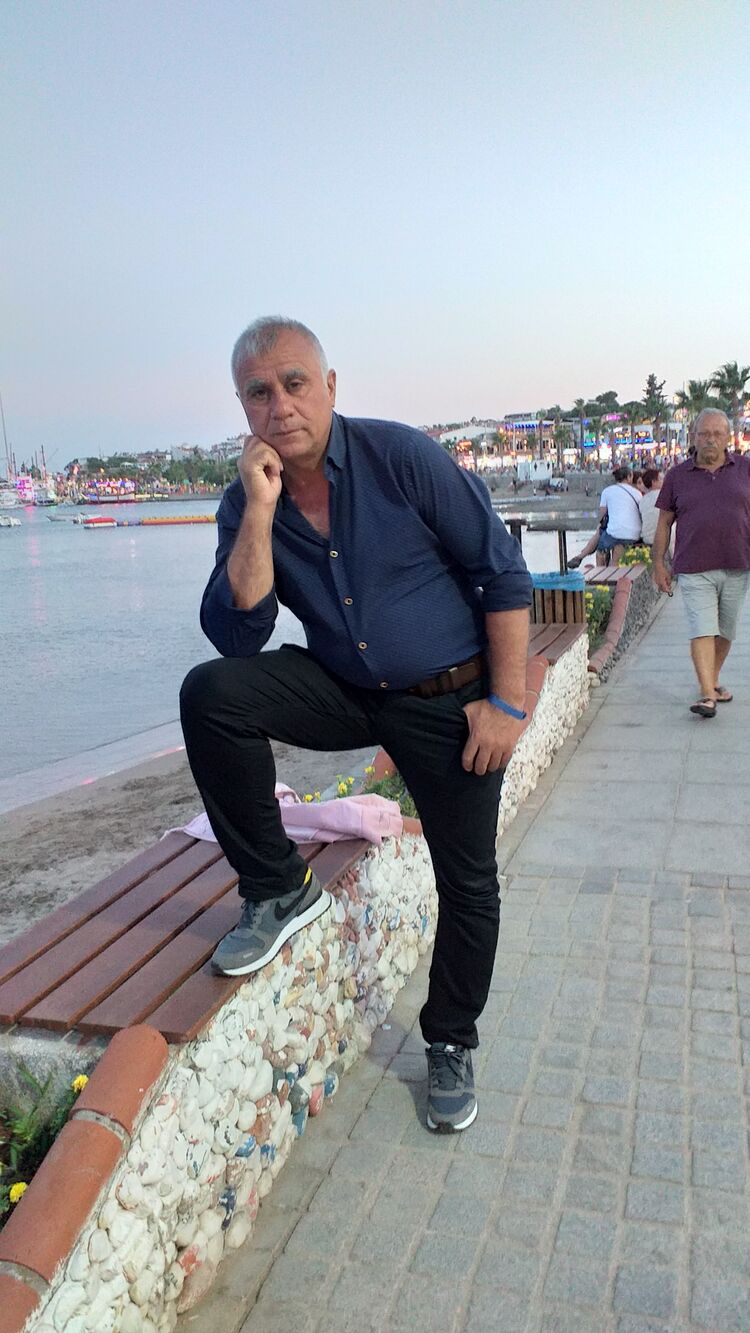  ,   Ali, 55 ,   ,   