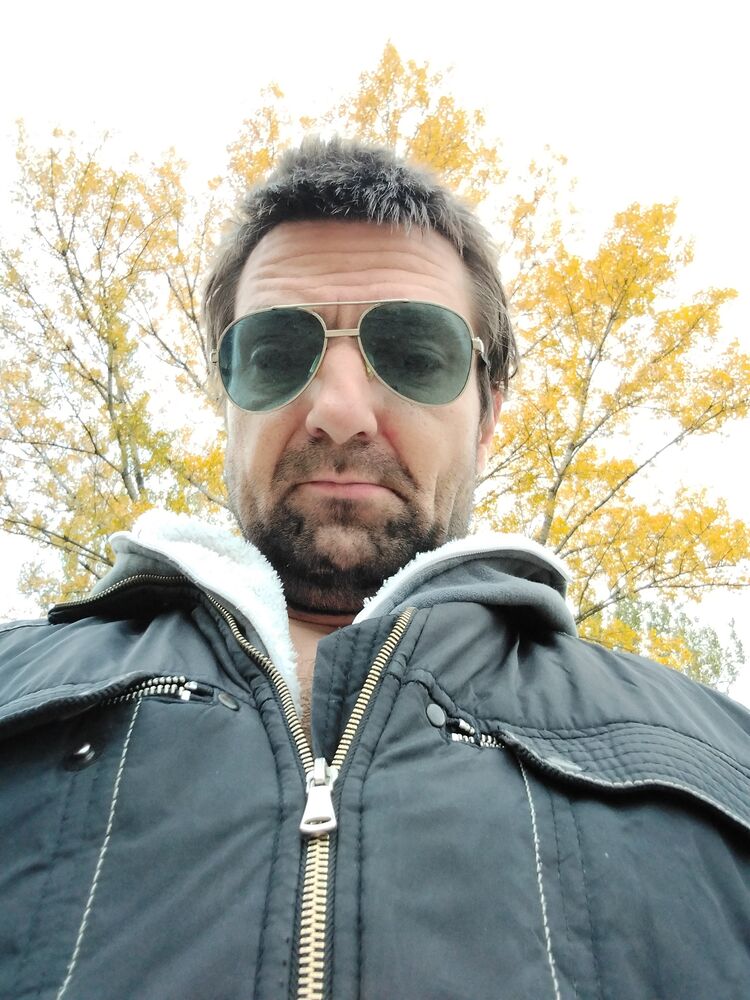  38655136  KUNIK, 40 ,    