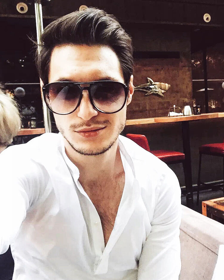 ���� 37153026 ������� Adam, 32 ����, ���� ���������� � ������