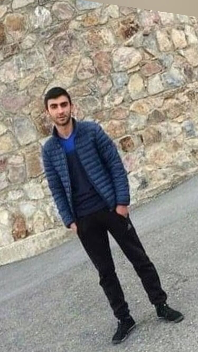  49044426  Arsen, 25 ,     