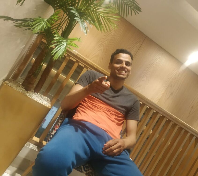  42822016  Ali, 26 ,    