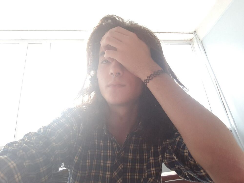  ,   Maurizio, 27 ,  