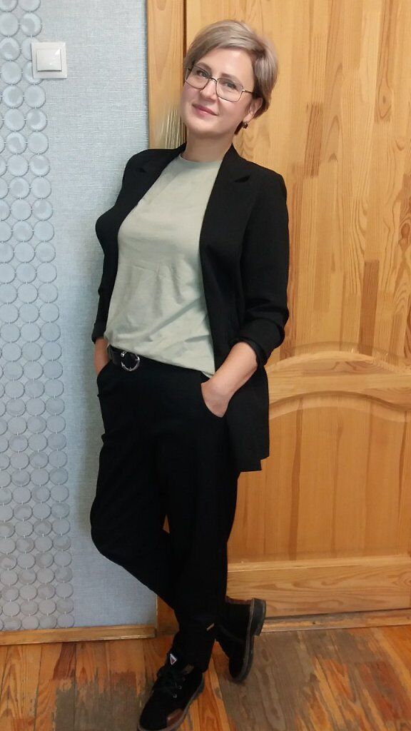  53113656  Elena, 45 ,    