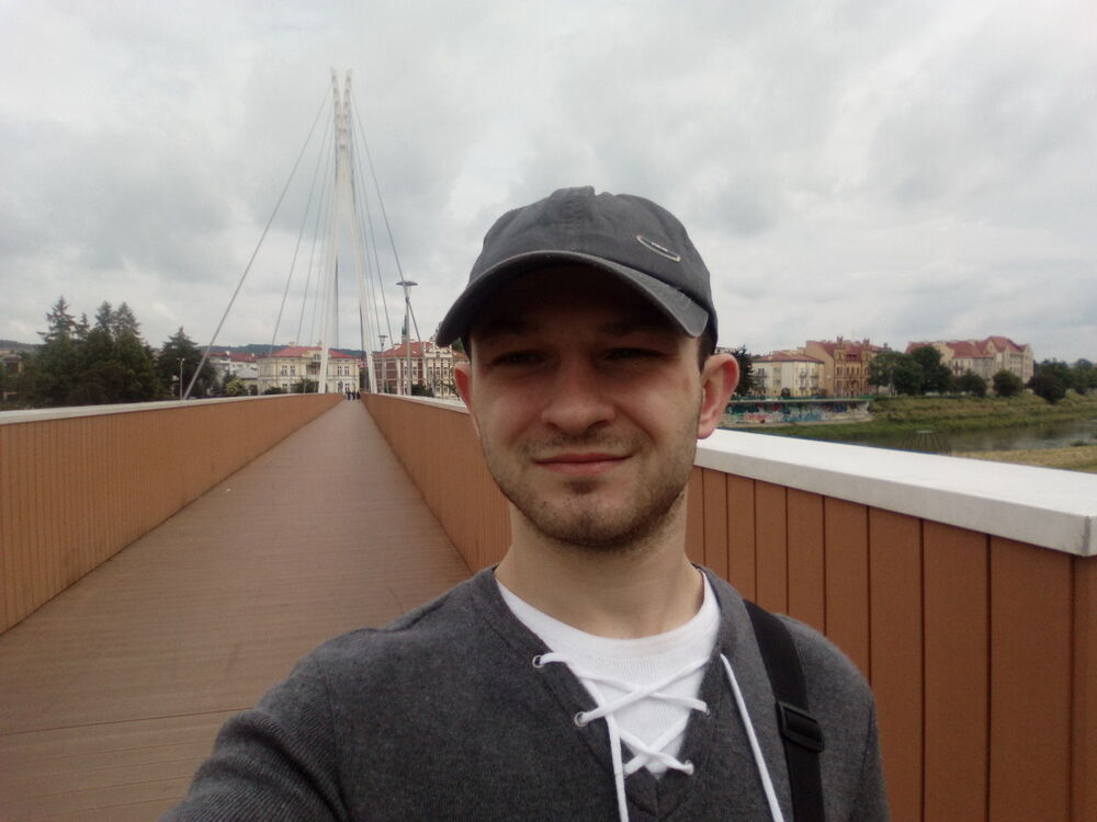  ,   Dima, 32 ,   