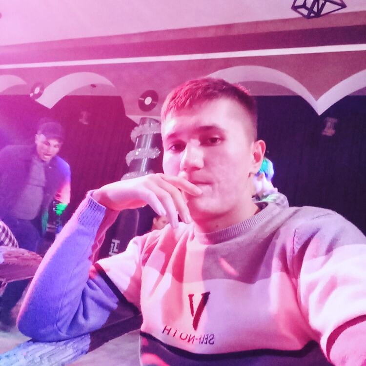  33051066  Diyorbek, 27 ,    
