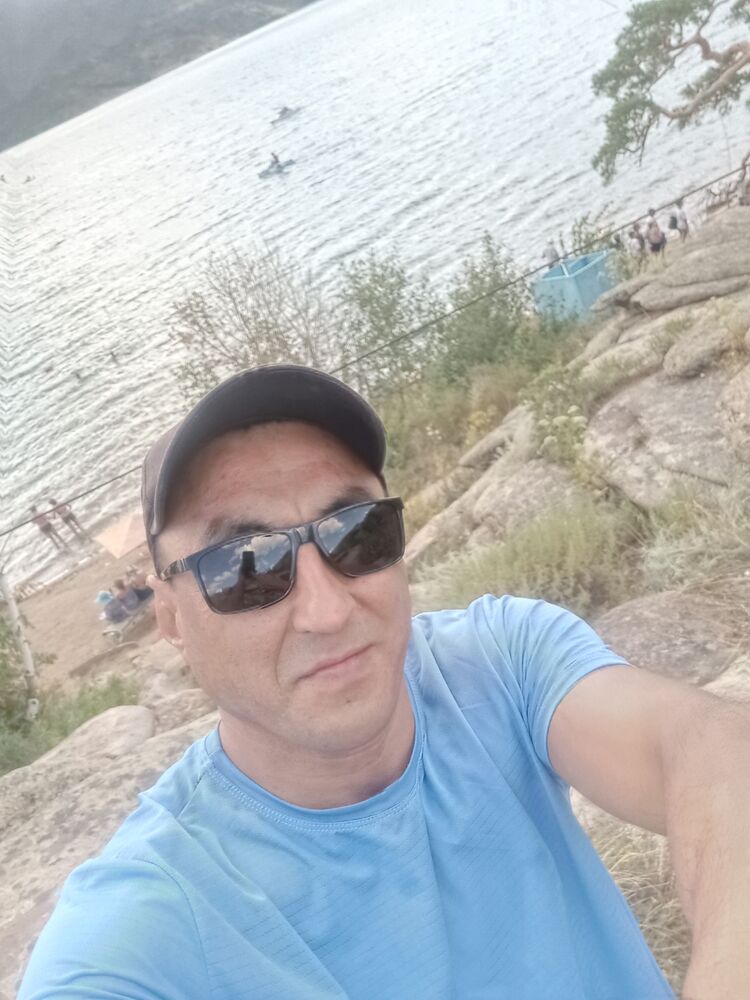  50573586  Rustem, 45 ,    