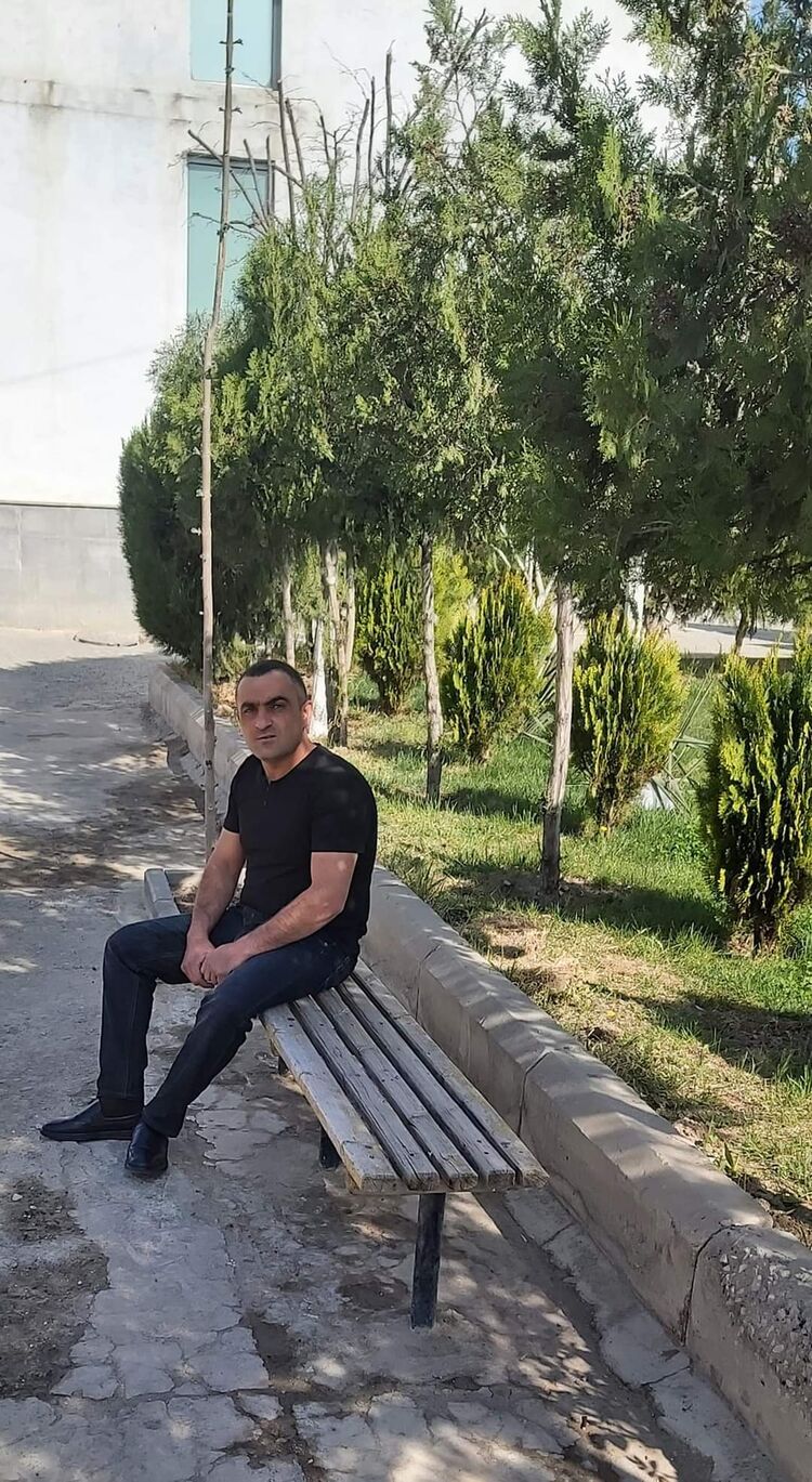  49983176  Narek, 36 ,    