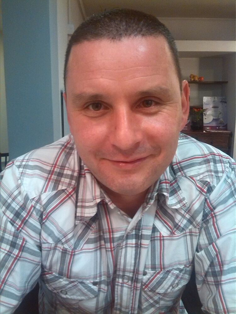  6241416  Viktor, 46 ,    Vignola