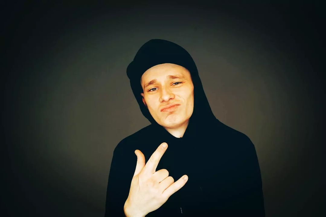  ,   Mc maikl ins, 34 ,   ,   