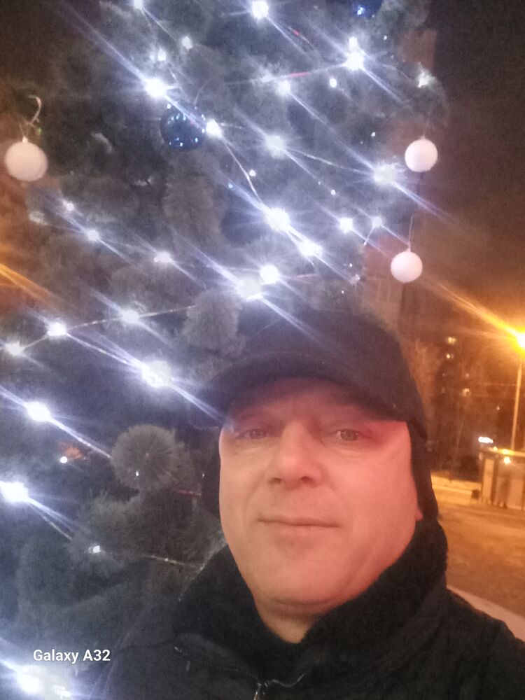  54397176  Emin, 41 ,    